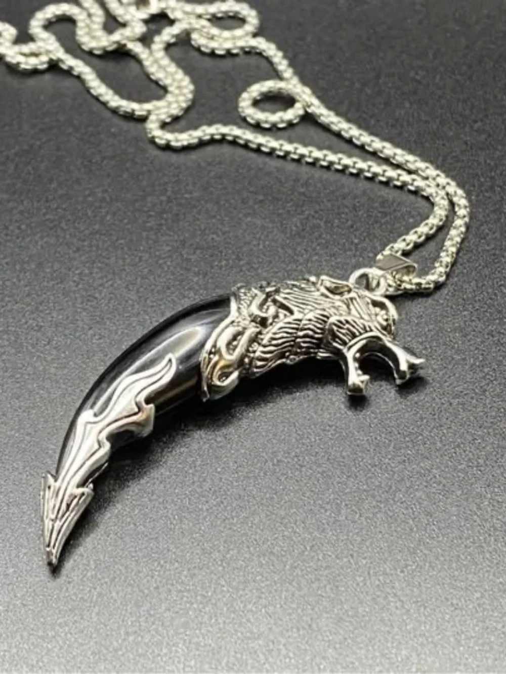 Men’s Viking Wolf Fang Tooth Necklace – Stainless Steel